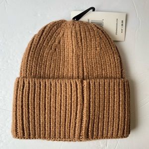 STEVE MADDEN TAN BASIC BEANIE CUFF HAT IN ONE SIZE
